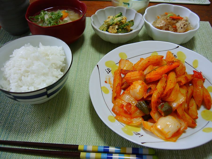 夏野菜とペンネのトマトソース仕立て