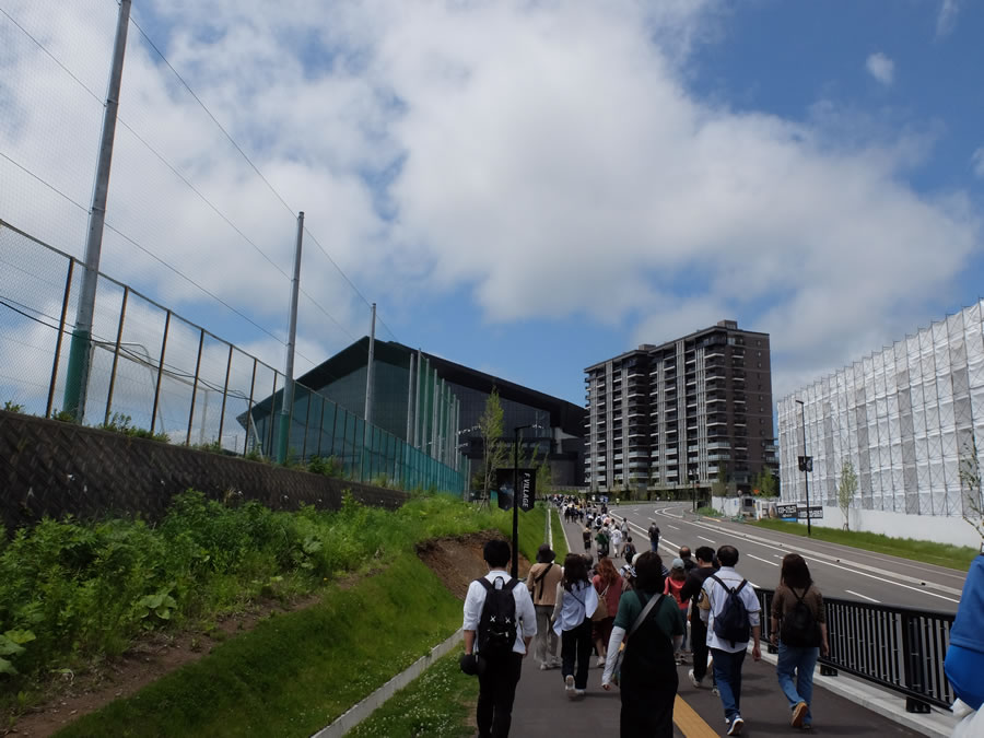 北広島駅から歩く阪神ファン