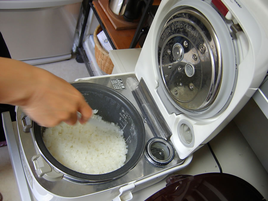 炊飯器の新しい内釜で炊いてみた