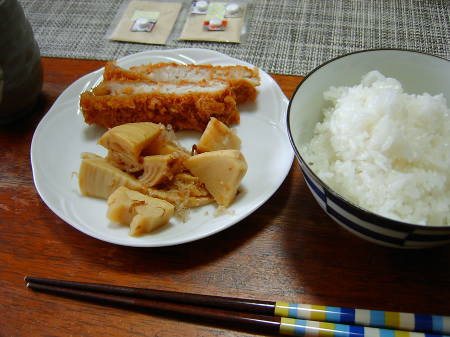 とんかつとタケノコの煮物