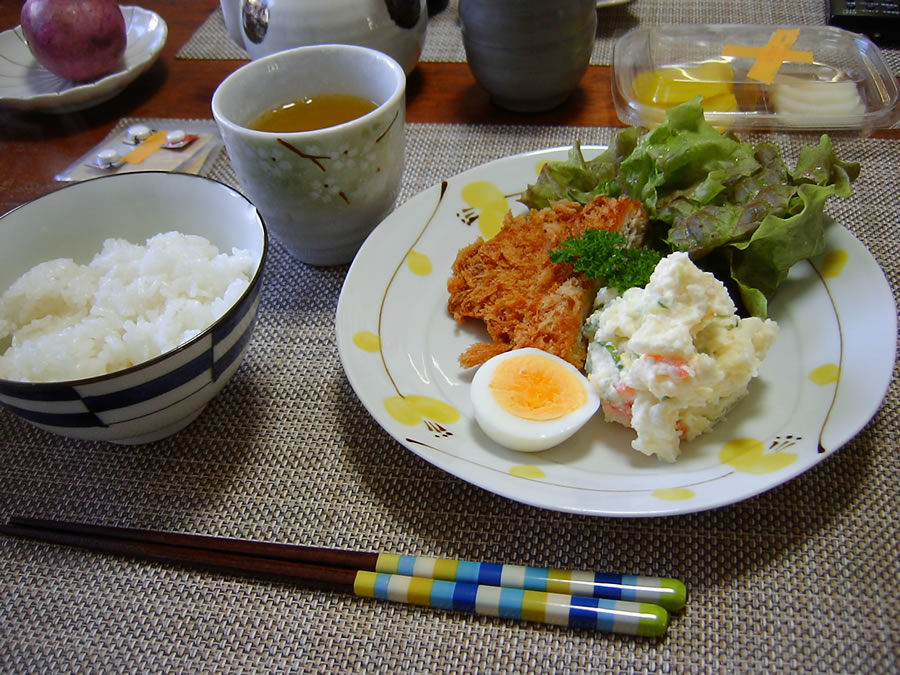 トンカツとポテトサラダ