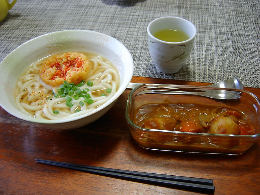 天ぷらうどんとカレー