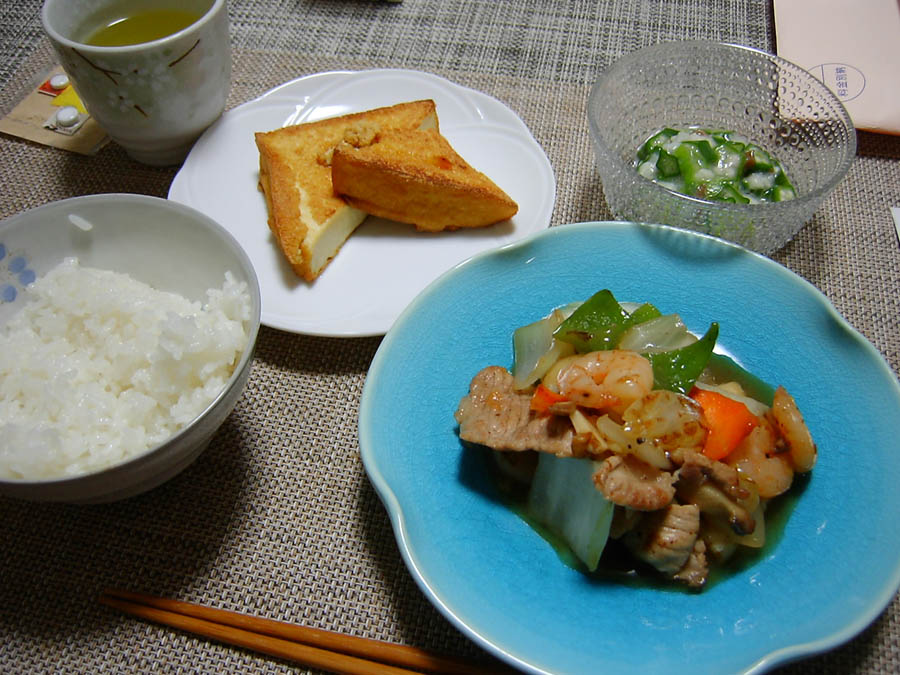 鶏肉のトマトソース煮