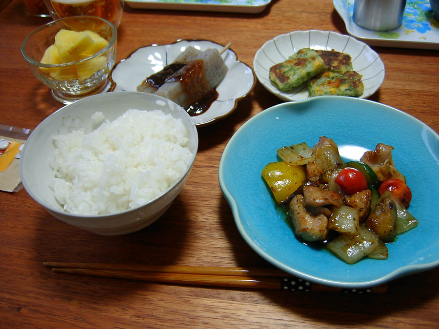 5種類の野菜と鶏肉のバジル炒め