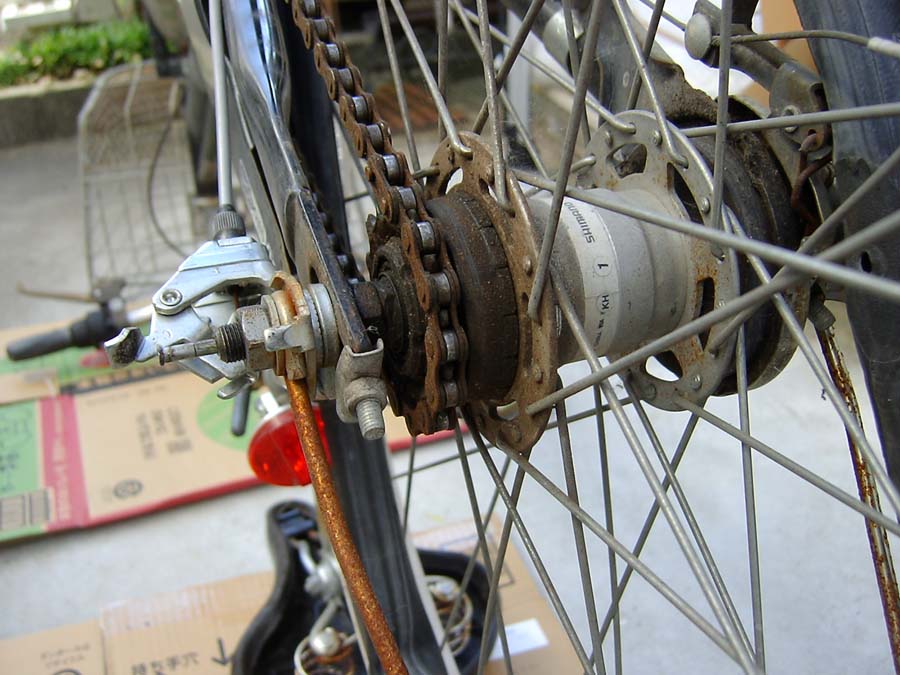 自転車の後輪のチューブ交換完了