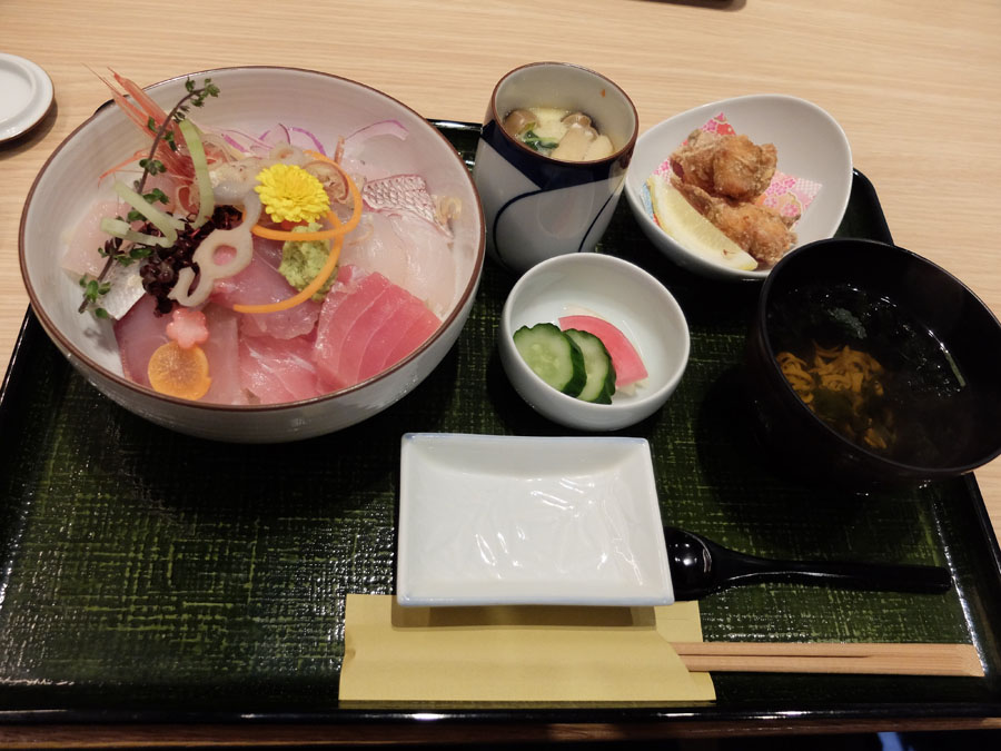 海鮮丼