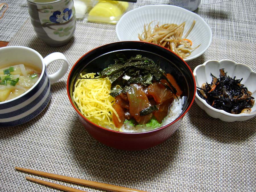 マグロ丼