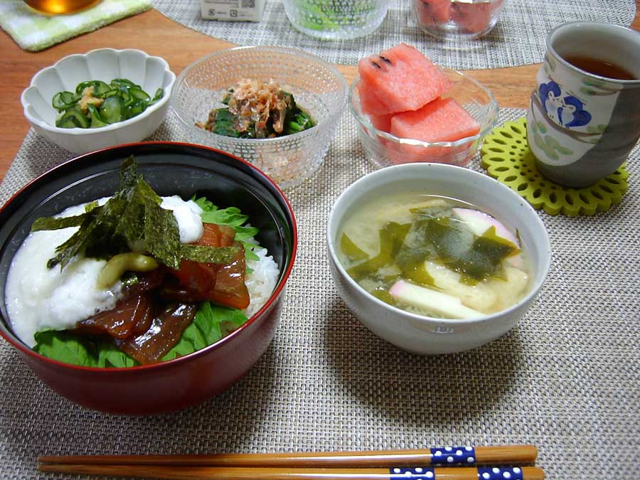 マグロとろろ丼