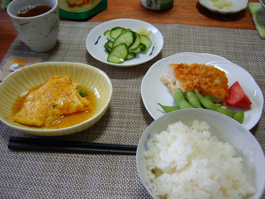 チキンカツとカニ玉