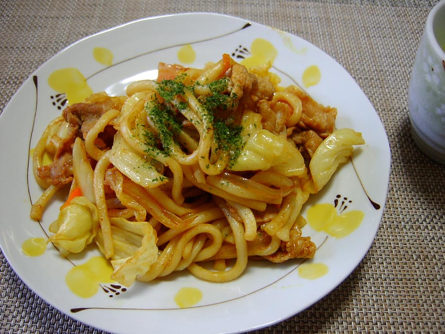 焼うどんカレー味