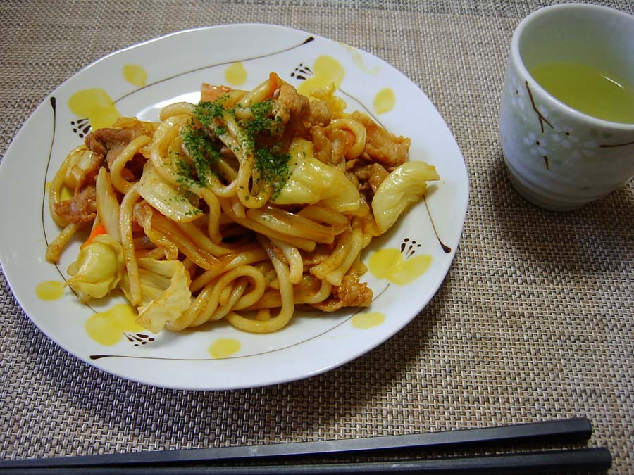 焼うどんカレー味